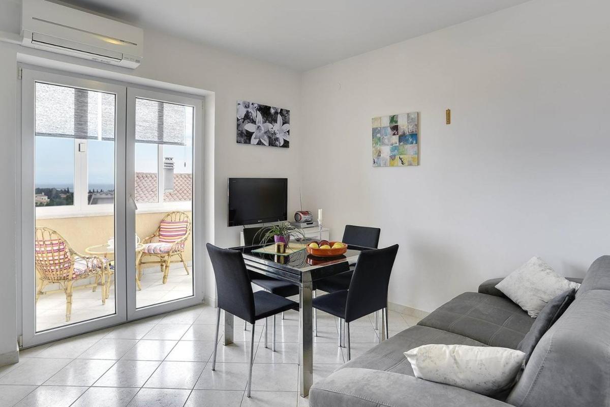 Apartment Mirna Premantura Exterior photo